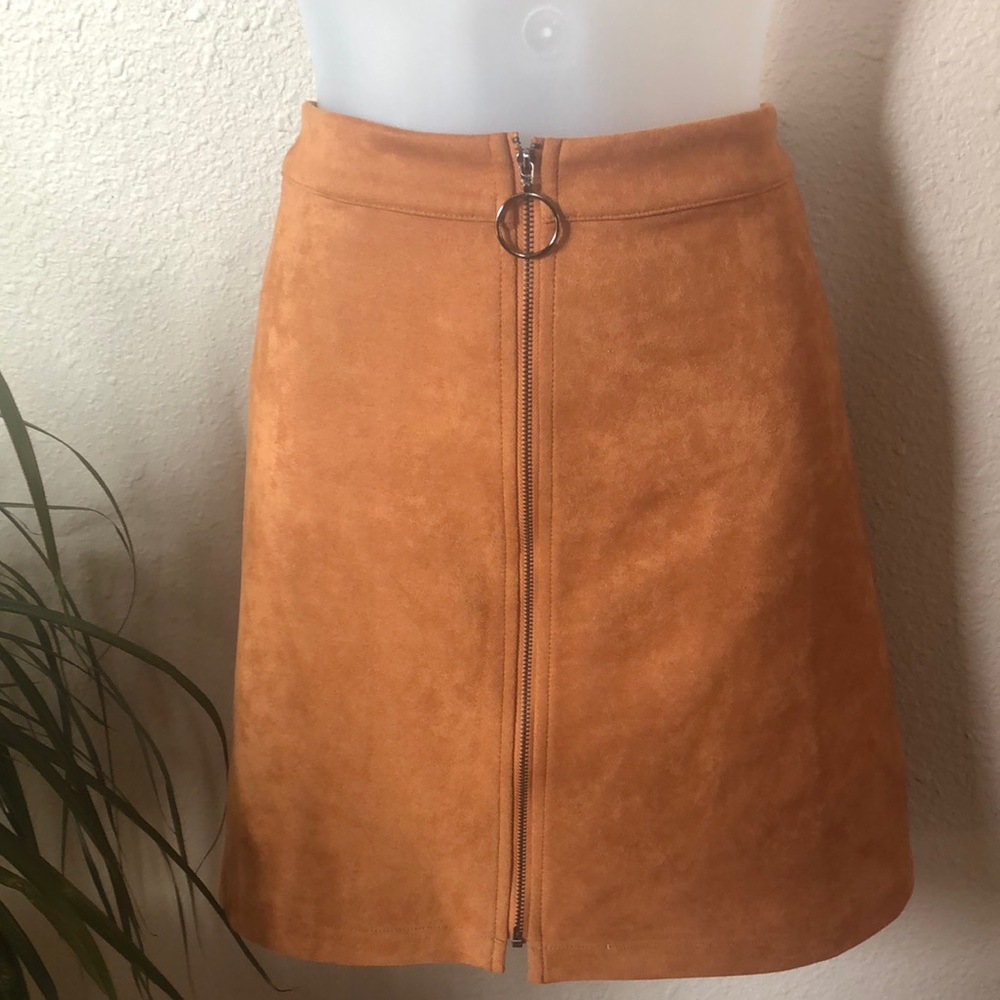 camel color suede zip up mini skirt large NWT mob wife